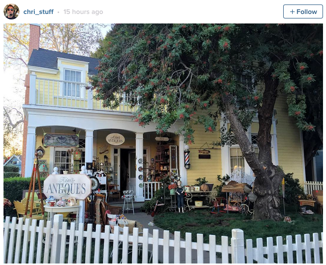 Let's Take A Photo Tour Of New (But Old) 'Gilmore Girls' Stars Hollow