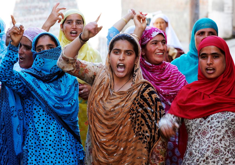 60 Stunning Photos Of Women Protesting Around The World | HuffPost