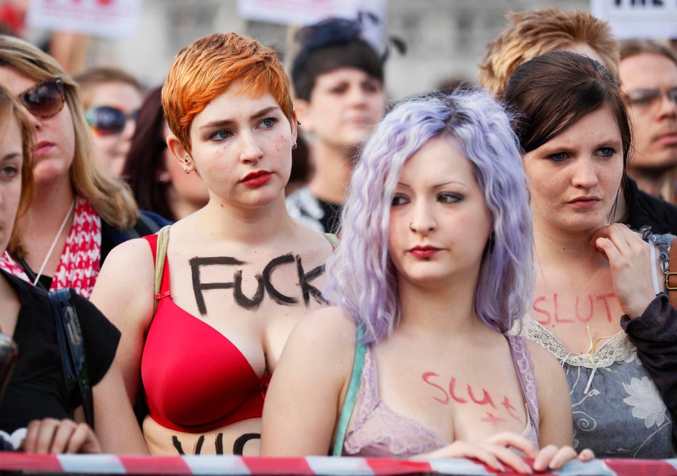 60 Stunning Photos Of Women Protesting Around The World Huffpost 