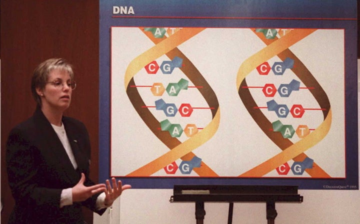 A lab analyst explains differences between two strands of DNA, which was used in the case against Simpson.