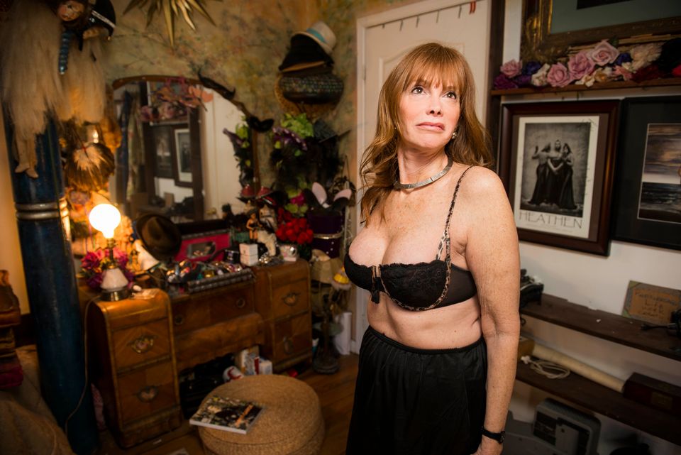 11 Middle-Aged Women Strip Down To Reclaim 'Sexy' On Their Own