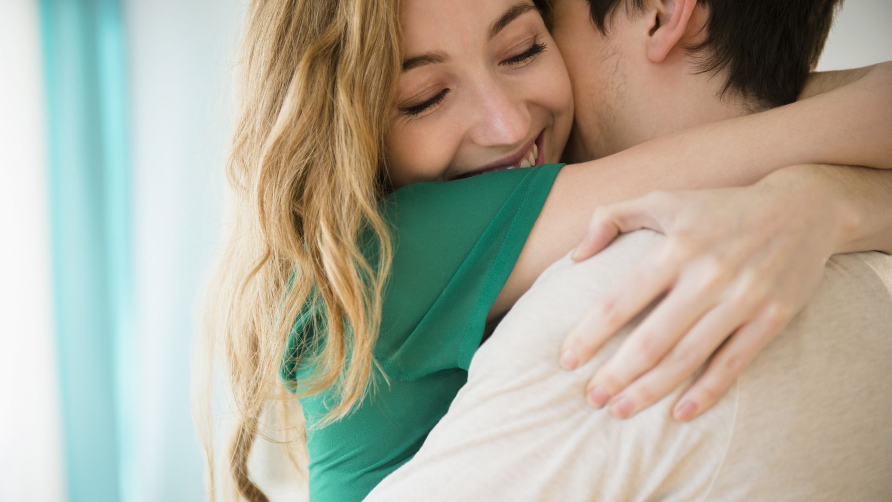 16 Little Things Happy Couples Do For Each Other Every Night