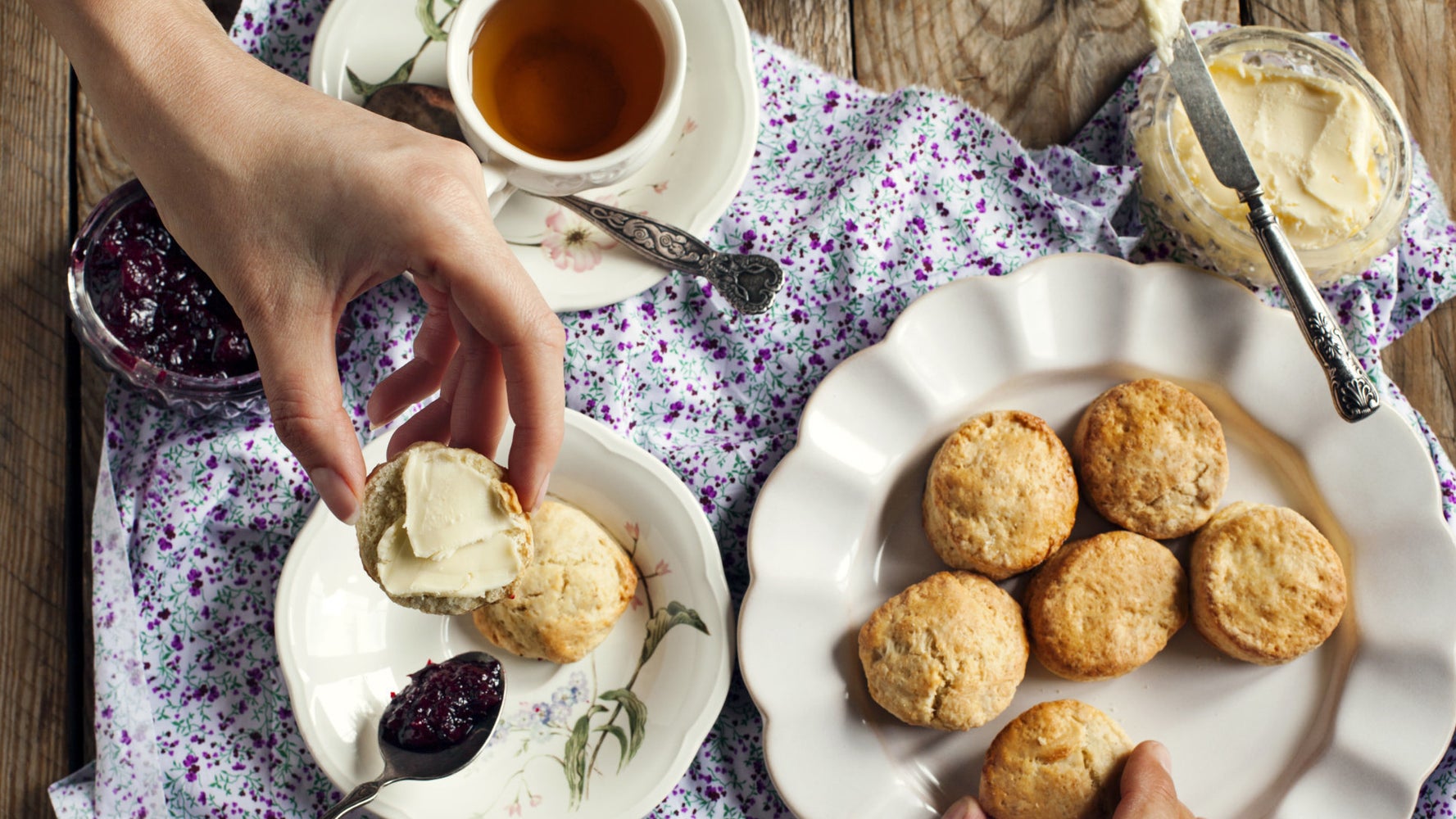 5 Reasons Every American Should Have Tea Time Huffpost Life
