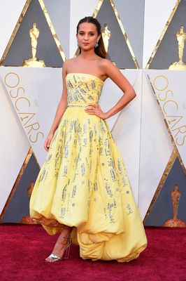 Alicia Vikander's Oscars Dress Takes A Cue From 'Beauty And The Beast