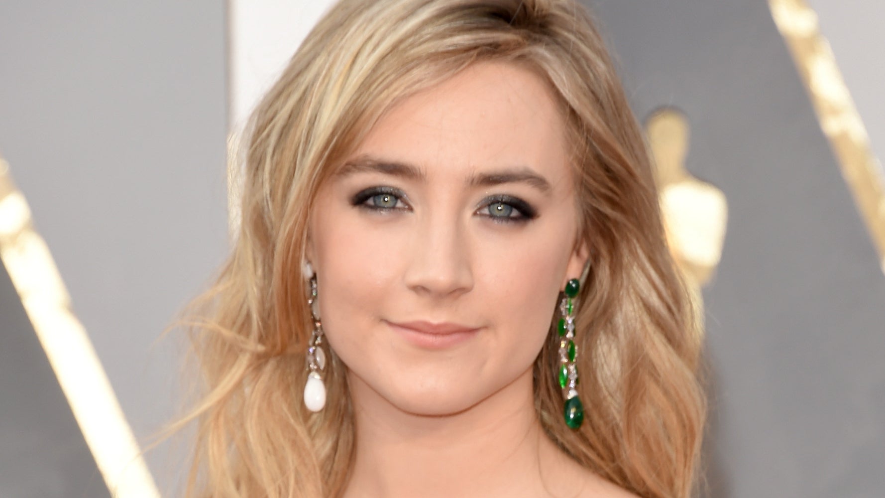 Saoirse Ronan Is Drop Dead Gorgeous In Green On The Oscars Red Carpet |  HuffPost Life