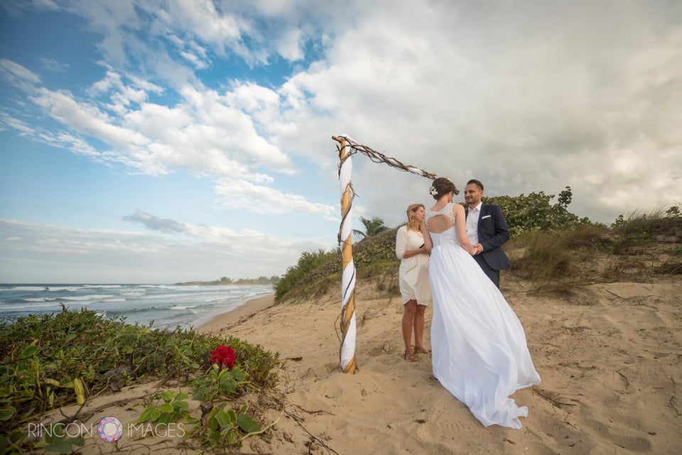 13 Lovely Real Wedding Photos That Will Ease Your Case Of The Mondays