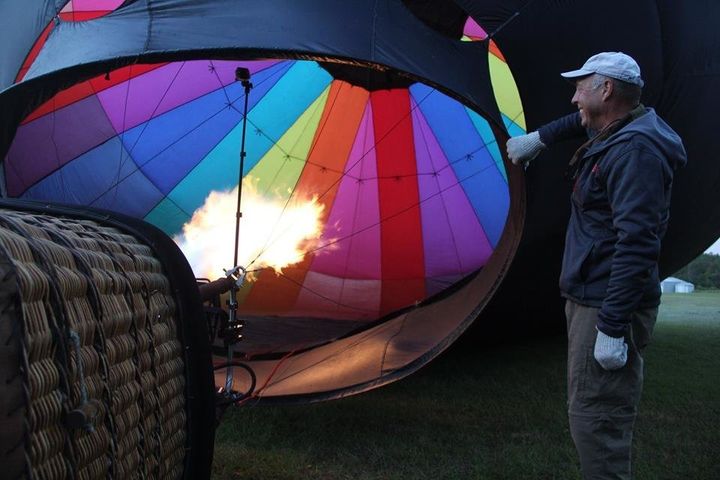 Firing up the balloon.