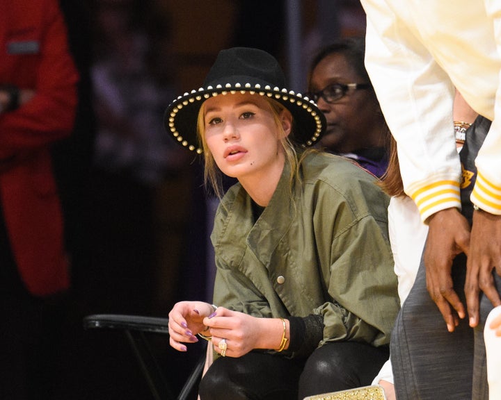 Iggy Azalea attends a basketball game between the Dallas Mavericks and the Los Angeles Lakers at Staples Center on November 1, 2015 in Los Angeles, California.