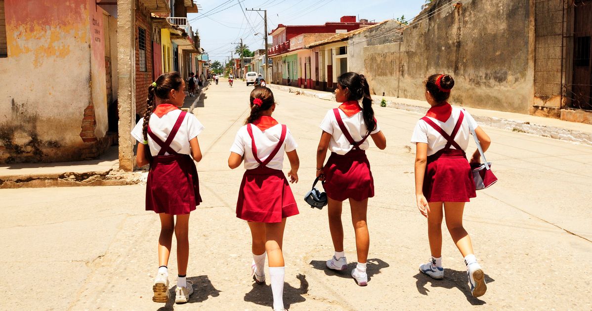 School girls just. Мексиканские школьницы. Куба Школьная форма старших классов. Школы Мехико. School girl.