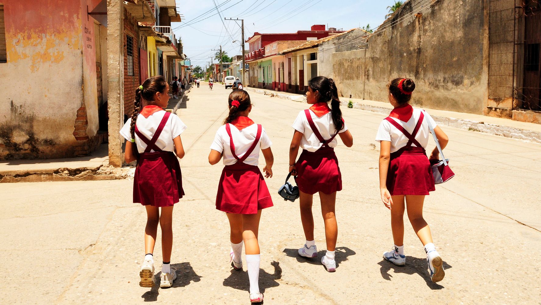 Scool Xxx 12 - 50 Captivating Photos Of Girls Going To School Around The World | HuffPost  Women
