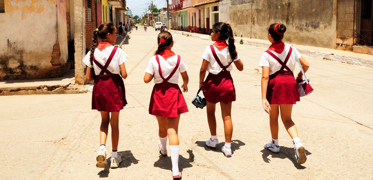 Sex Group Boys Caina School Girl - 50 Captivating Photos Of Girls Going To School Around The World | HuffPost  Women