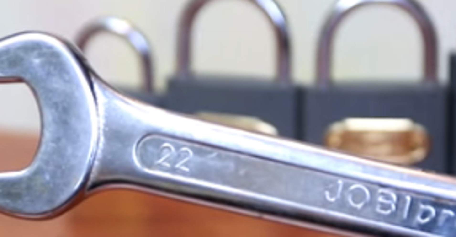 A Wrenching Look At How To Easily Break A Padlock HuffPost