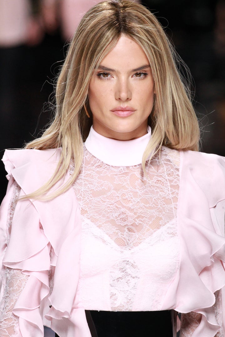 Kendall Jenner Gigi Hadid Swap Hair Colors At Balmain Fall 2016