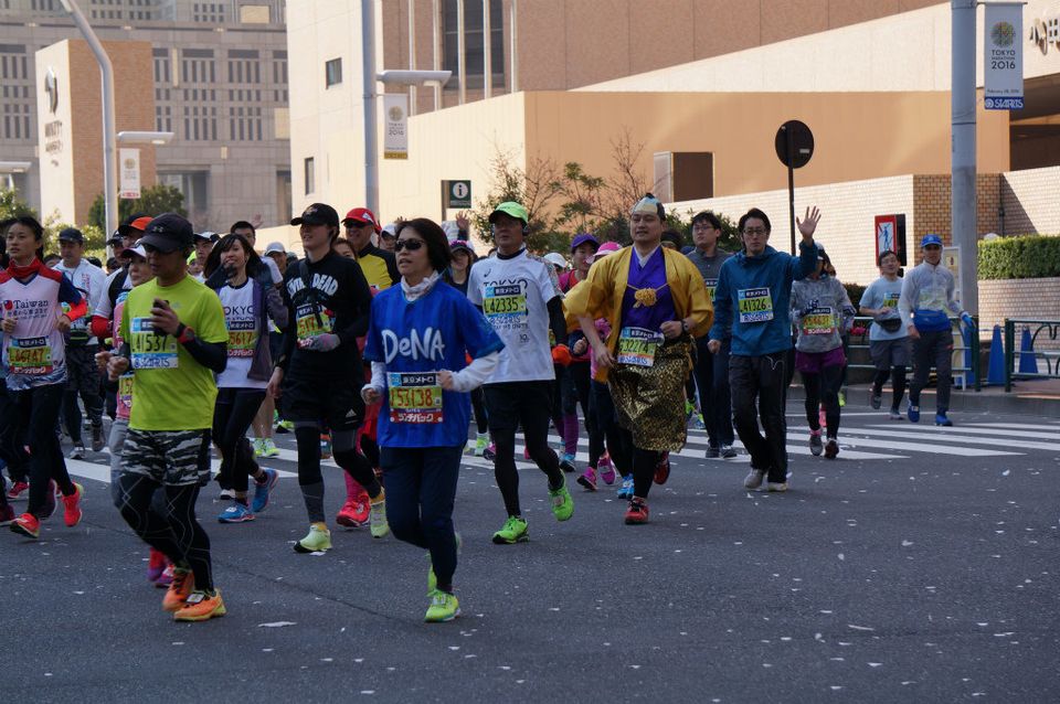 LOOK: The Eccentric Costumes Of Tokyo Marathon Runners | HuffPost The ...