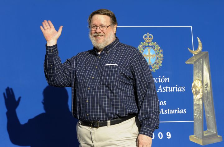 Raymond Tomlinson in 2009, prior to the presentation of the Prince of Asturias awards. Tomlinson died of an apparent heart attack on Sunday, March 6. 