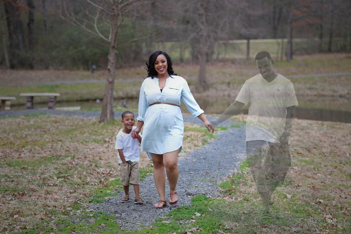 After Nicole Bennett's photo shoot, photographer Sidney Conley edited them to include her kids' father.