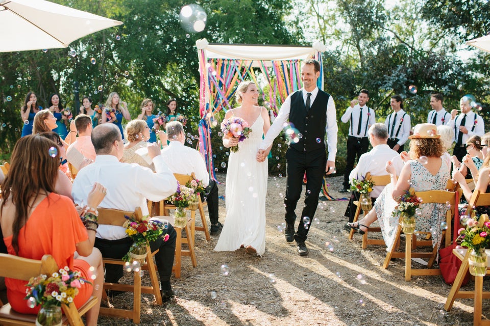 19 Charming Backyard Wedding Ideas For Low Key Couples Huffpost Life