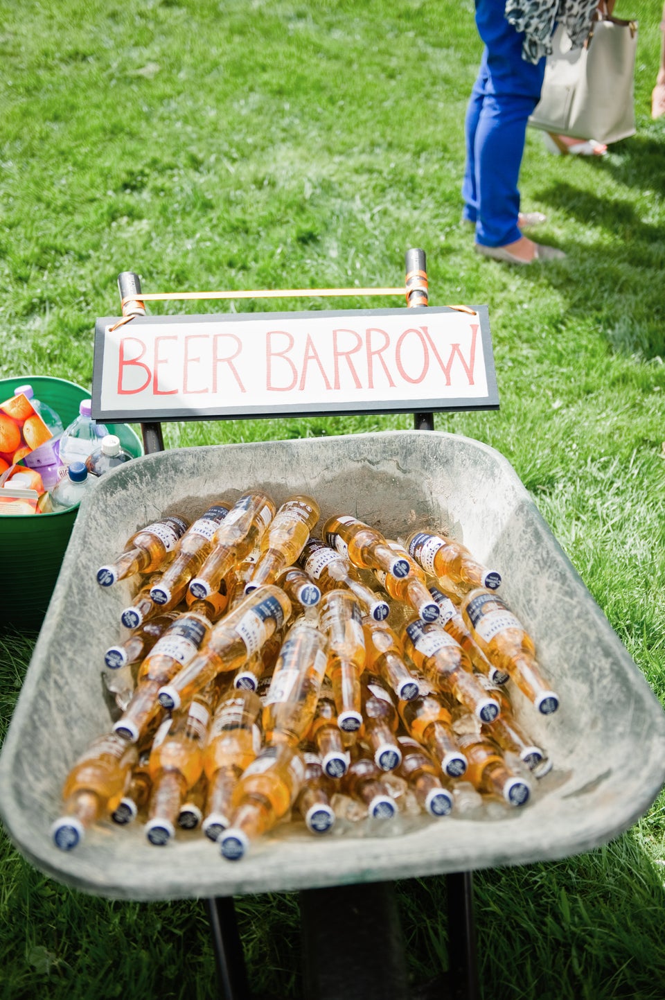 19 Charming Backyard Wedding Ideas For Low Key Couples Huffpost Life