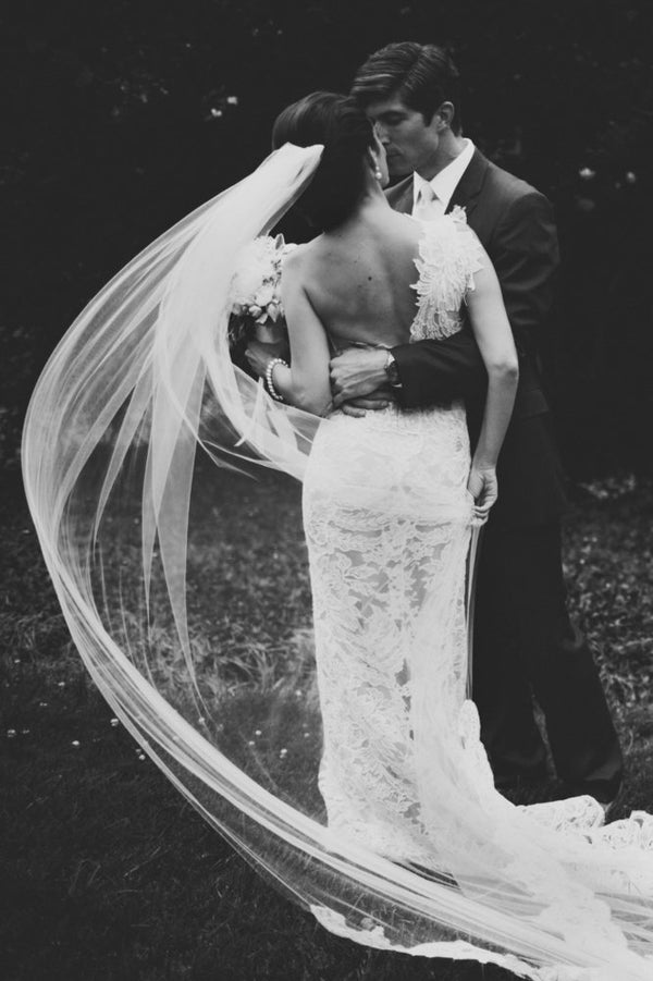 do brides have to wear a veil