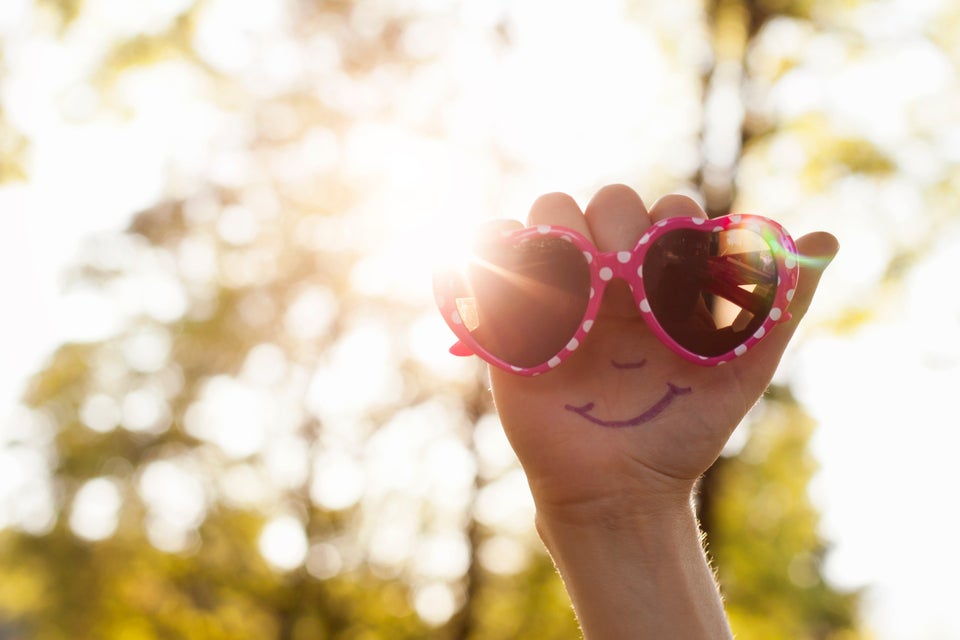 25 ways to feel happier in the next 5 minutes - Happier