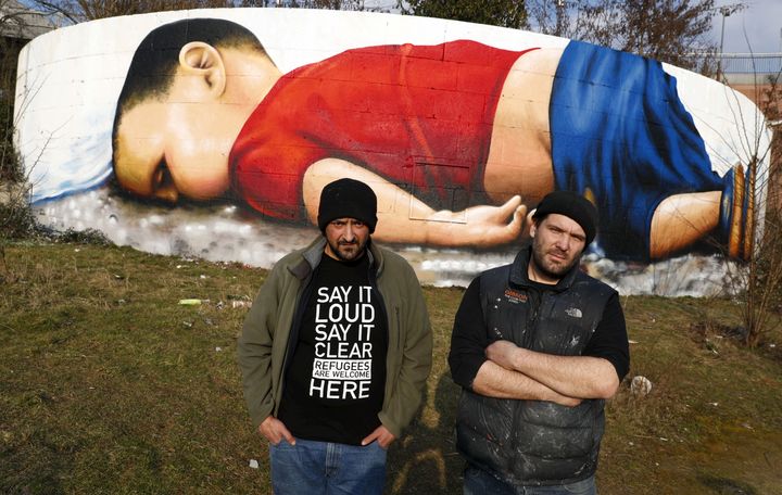 Two graffiti artists, Justus Becker and Bobby Borderline, have painted the mural in Frankfurt.