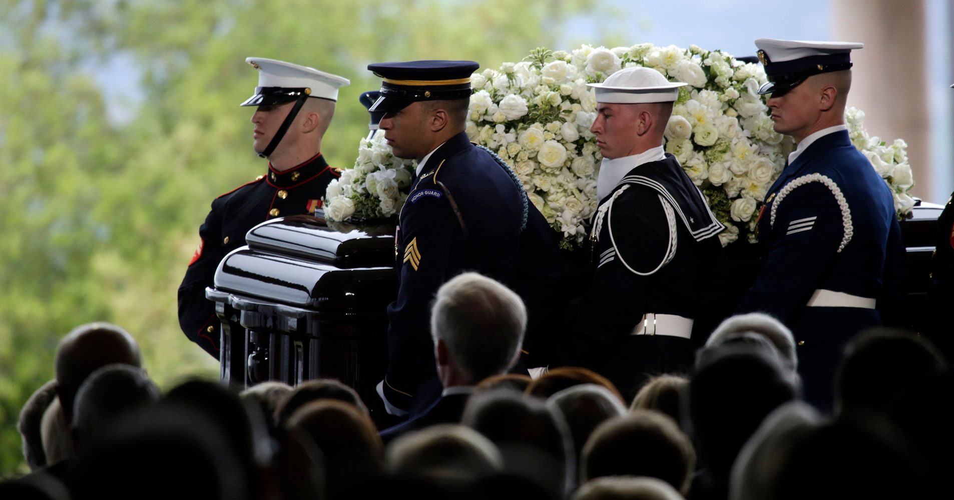 At The Funeral Of Nancy Reagan A Politically Divided America Came Together Huffpost 