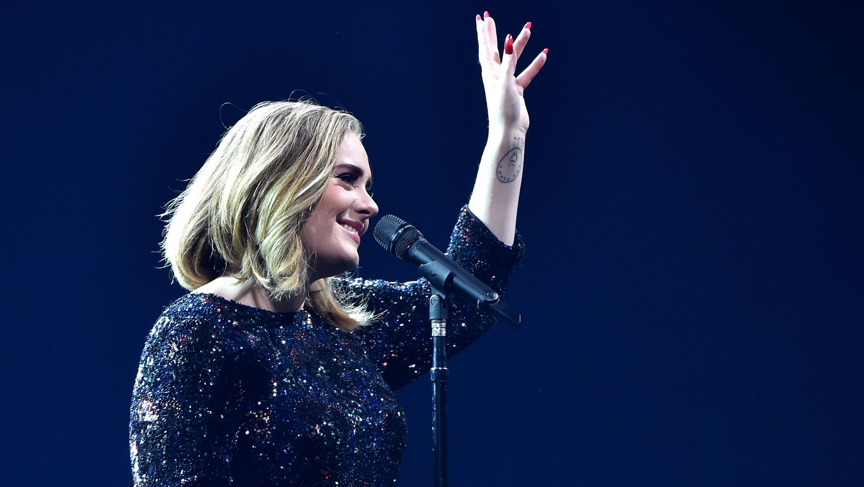 Adele Adorably Calls Couple Onstage After They Got Engaged In The Crowd.