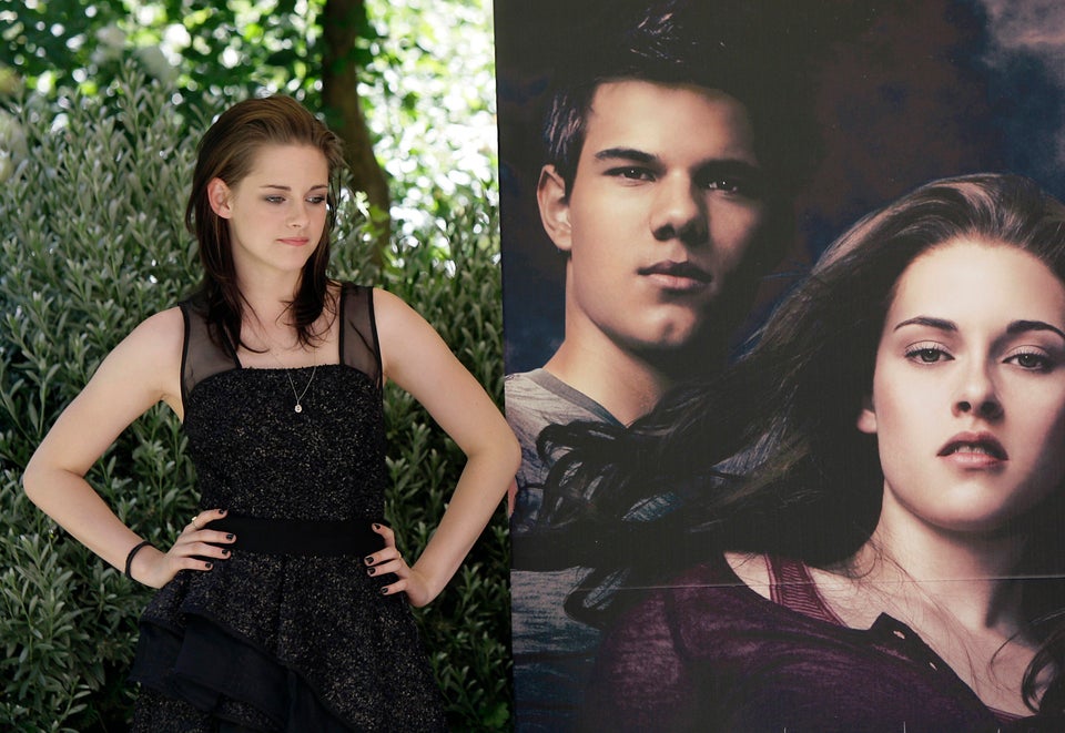 Team Edward v. Team Jacob: He chose Team Jacob.