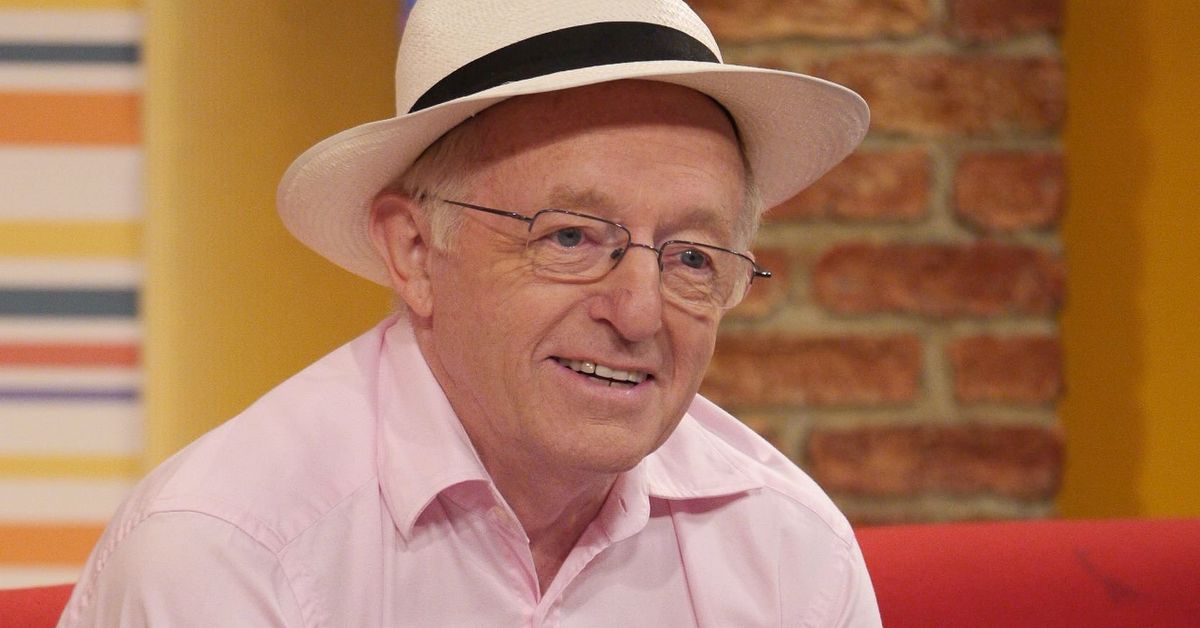 Paul Daniels Dead Strictly Come Dancing Partner Ola Jordan And Louis