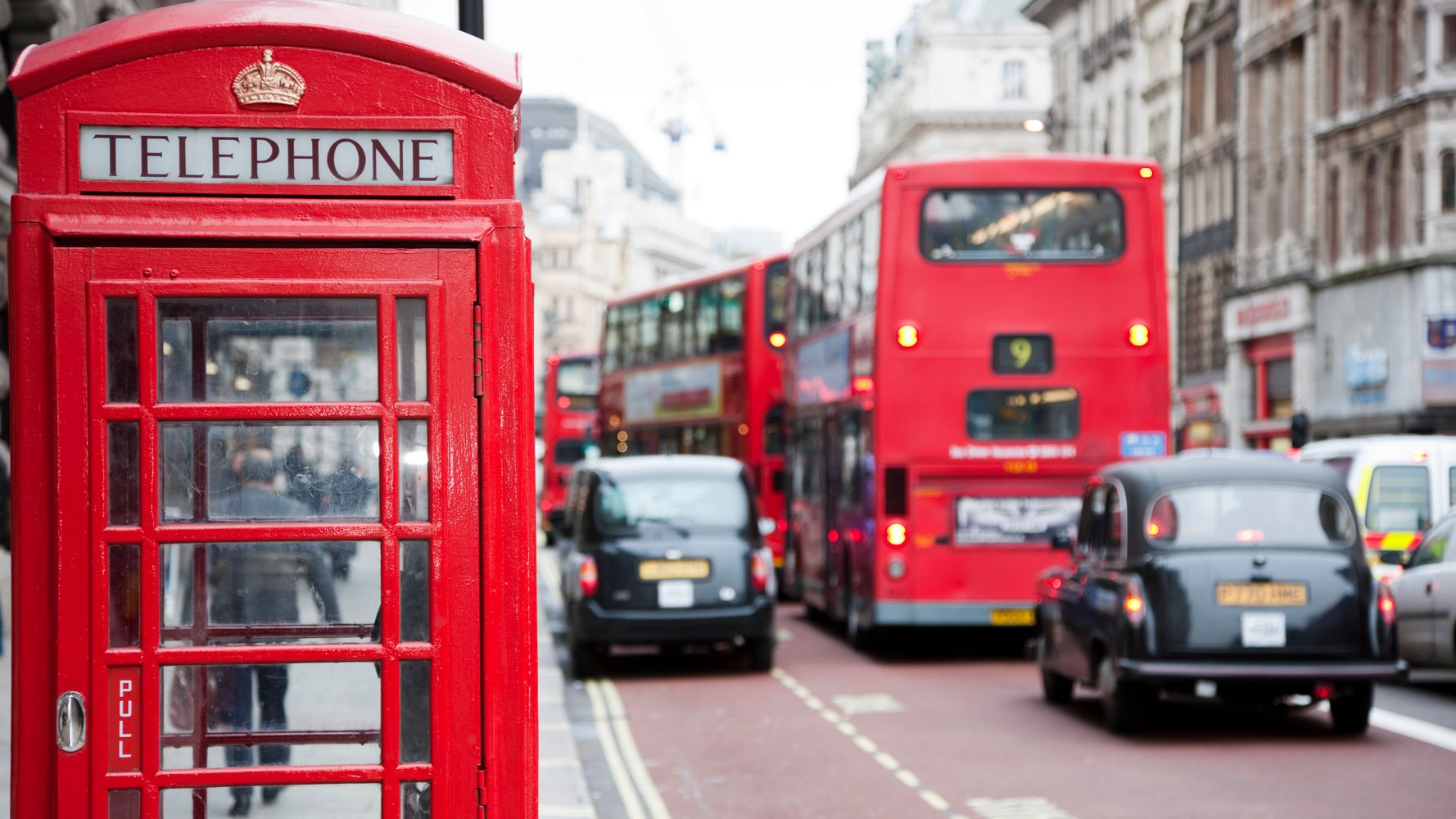 Направление лондона. Красная телефонная будка в Лондоне. Великобритания Биг Бен автобус телефонная будка. Великобритания Телефонные будки двухэтажные автобусы Биг Бен. Англия телефонная будка двухэтажный автобус.