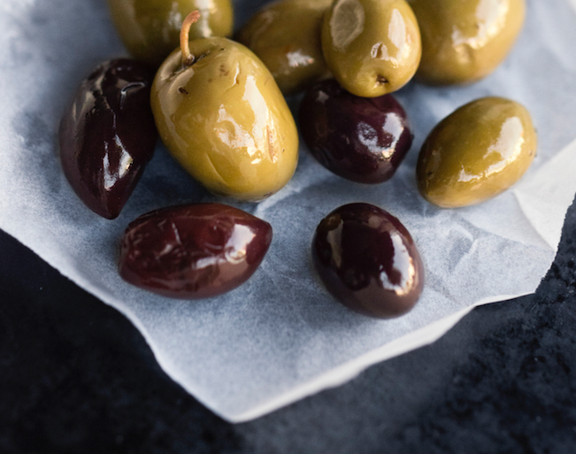 What's The Difference Between Green And Black Olives, Anyway?