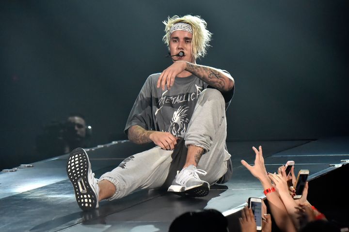 Biebs having a rest during a during a recent LA gig 