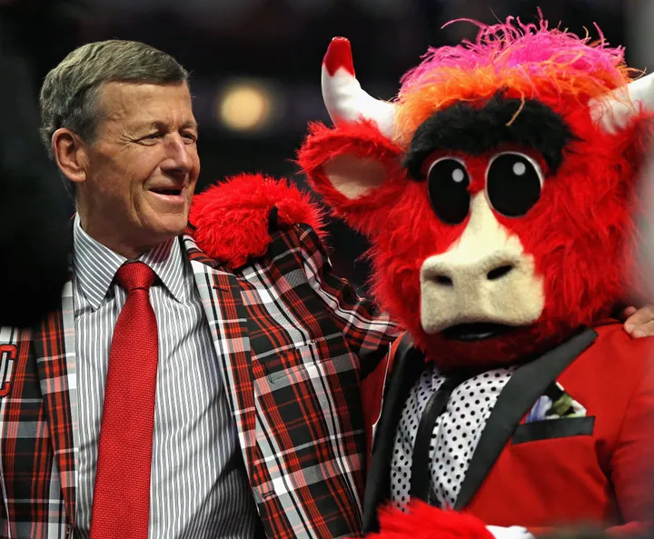 Chicago Bulls Mascot Benny Steals Fan During Kiss Cam