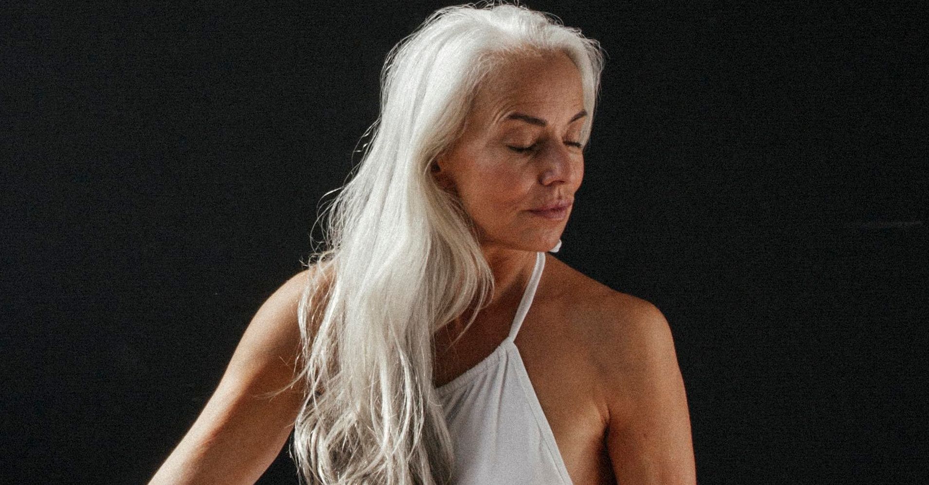 60 Year Old Model Puts Sexed Up Swimsuit Ads To Shame In Stunning Photos Huffpost
