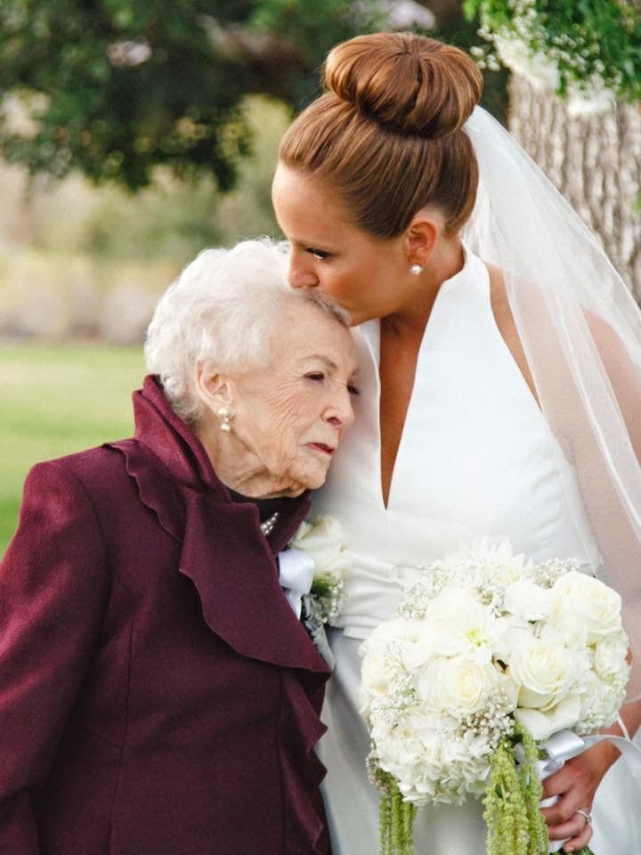 95-Year-Old Grandma Proves You're Never Too Old To Be A Flower Girl ...