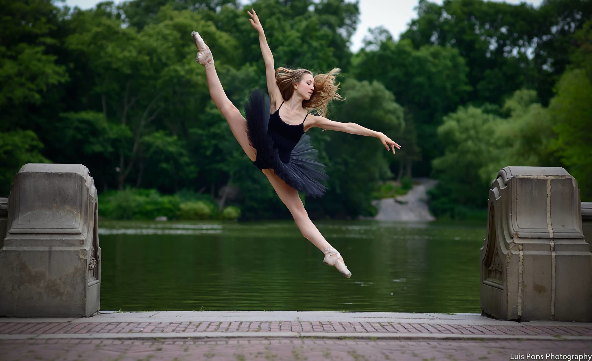 44,682 Contemporary Dance Poses Royalty-Free Photos and Stock Images |  Shutterstock