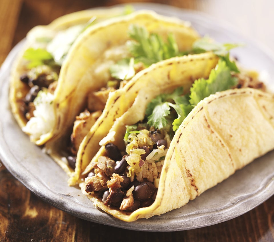 Grilled meat, steamed vegetables and tortillas