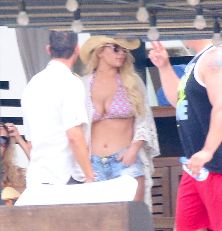 Jessica Simpson having a good time with some friends in Los Cabos, Mexico.