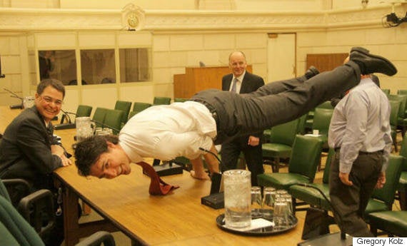 This photo of Justin Trudeau is going viral... again.