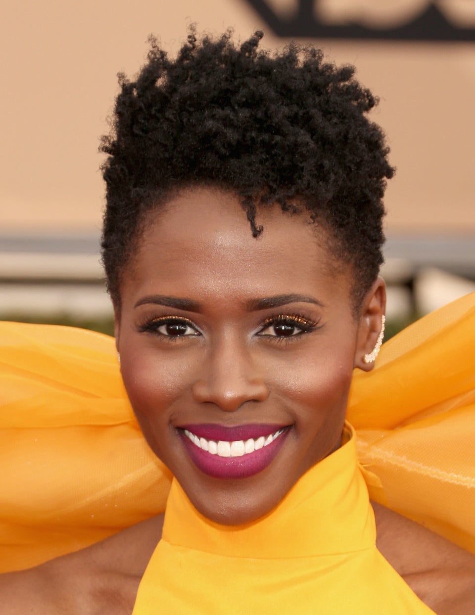 Short Hairstyles You Can Pull Off When You're Pressed For Time | HuffPost Life Short Hairstyles You Can Pull Off When You're Pressed For Time | HuffPost Life
