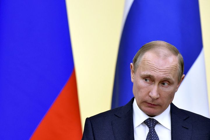 Leaked Mossack Fonseca documents are said to reveal a billion dollar paper trail leading to Vladimir Putin 