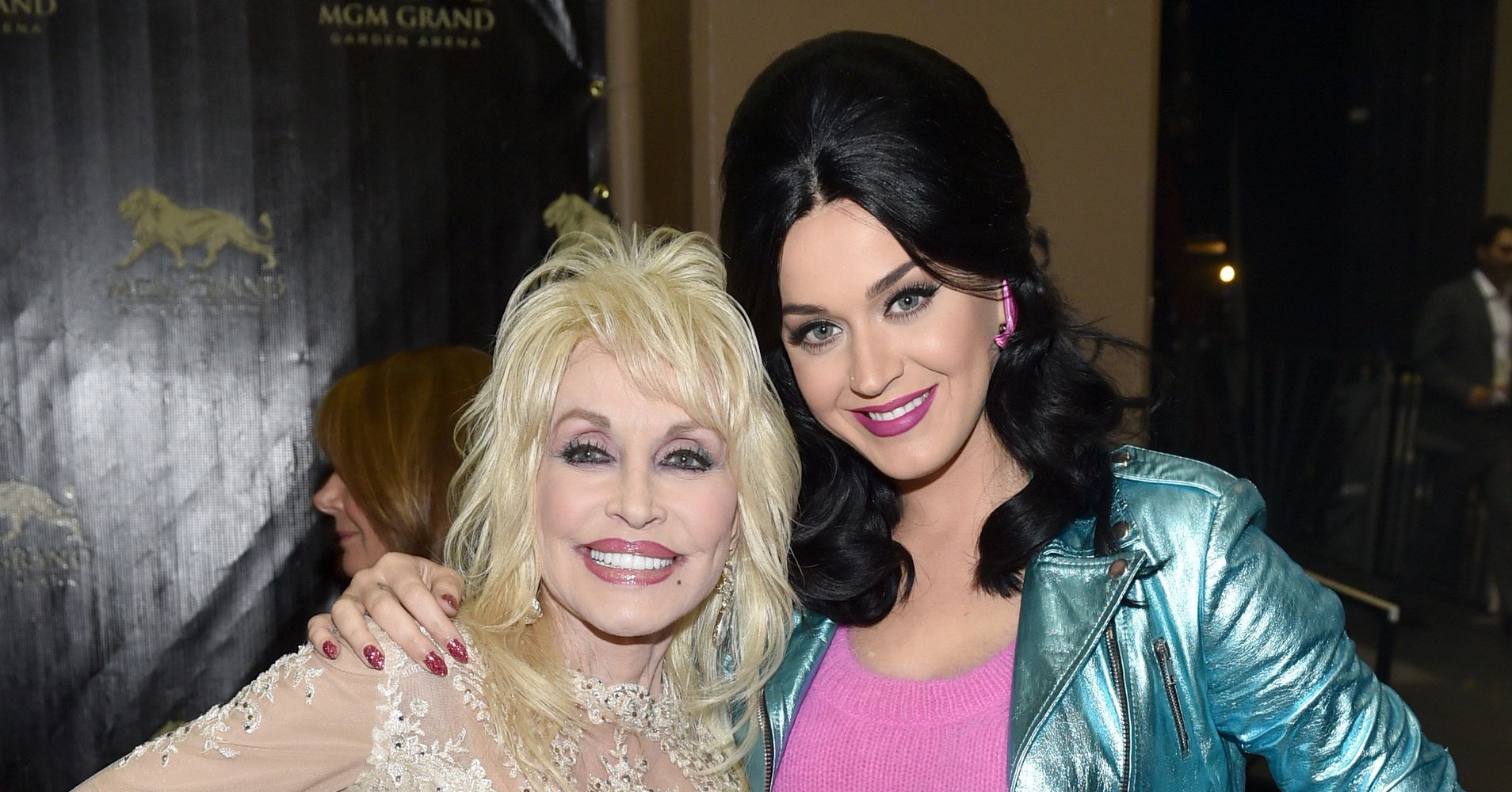 Dolly Parton And Katy Perry Steal The Show With Acms Performance Huffpost