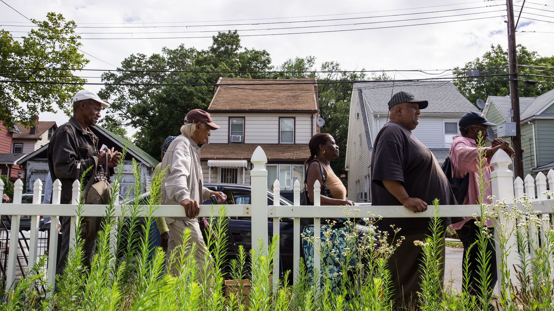 Photos Of Nyc Food Pantry Lines Resemble Depression Era Scenes