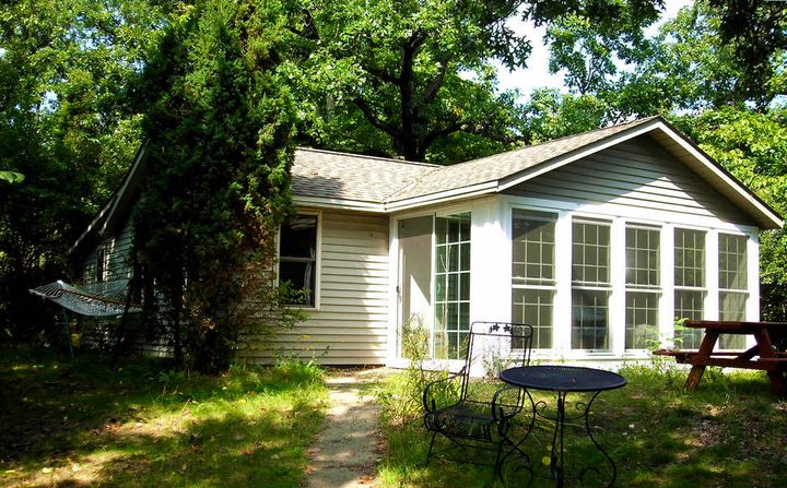 Fairy Island, Wisconsin, U.S. £272K - 1 acre, two-bed cottage