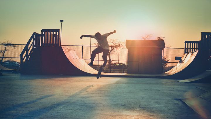 Every day, 176 kids go the emergency room with skateboarding injuries. Eighty-nine percent of those injured were males.