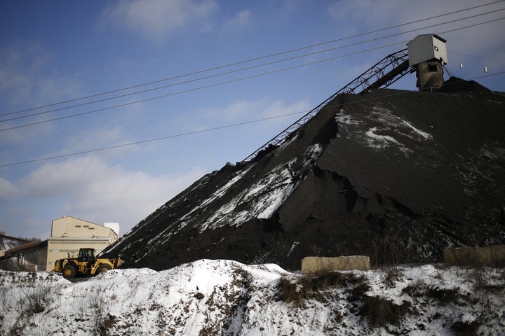 Arch Coal, the St. Louis-based holder of the second-largest reserve of coal in the U.S., filed for creditor protection Monday, with an agreement to erase $4.5 billion in debt.