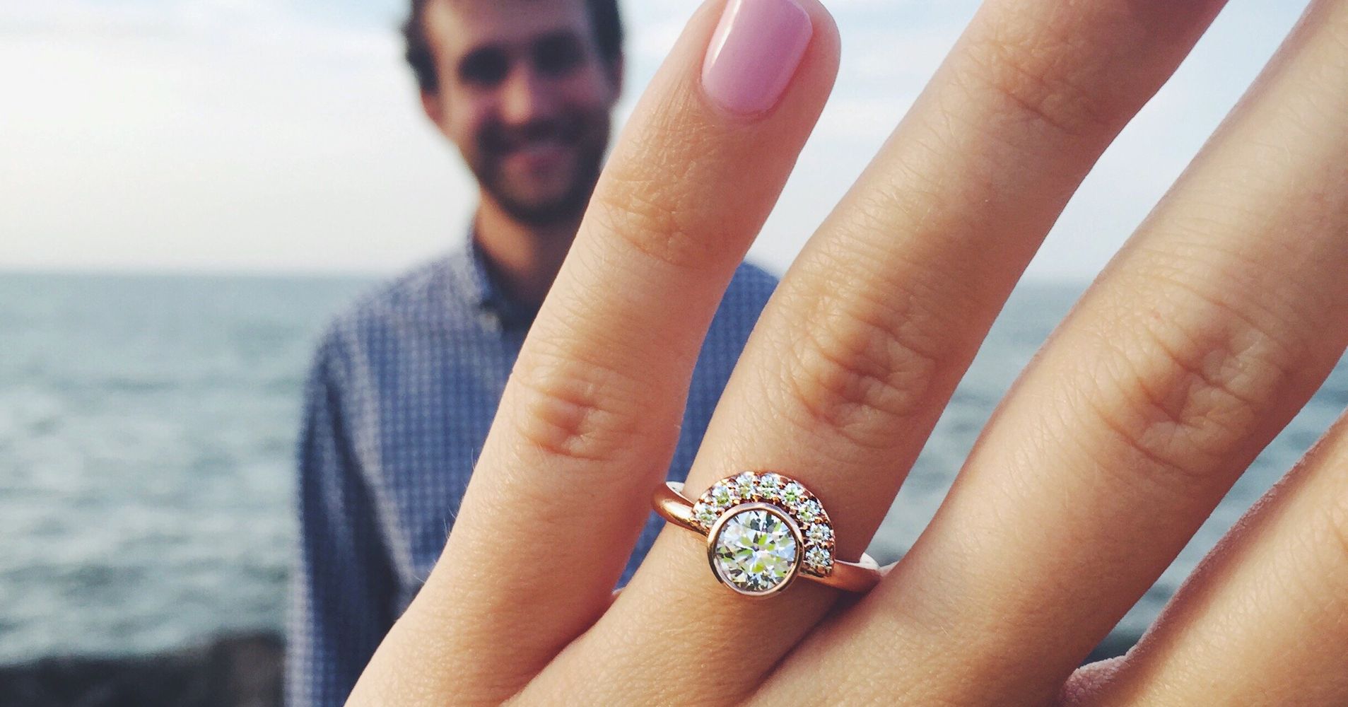21 Engagement Rings That Are Perfect For The Unconventional Bride Huffpost 4642