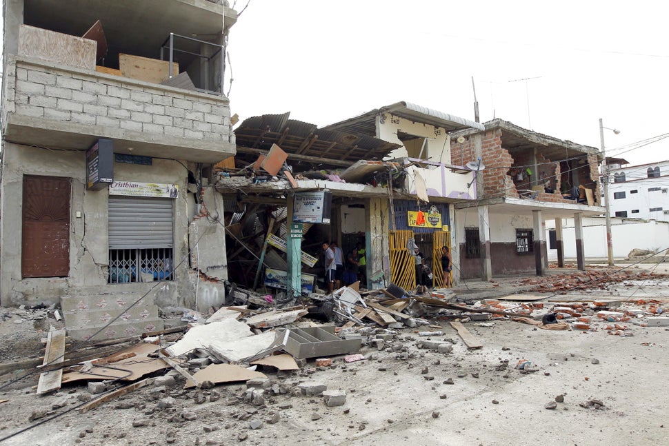 Photos From Ecuador Show Devastation After The Deadly Earthquake HuffPost