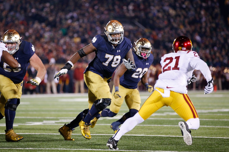 PHOTO: Ezekiel Elliott's NFL Draft Outfit Is A Bold Fashion Statement -  Stadium