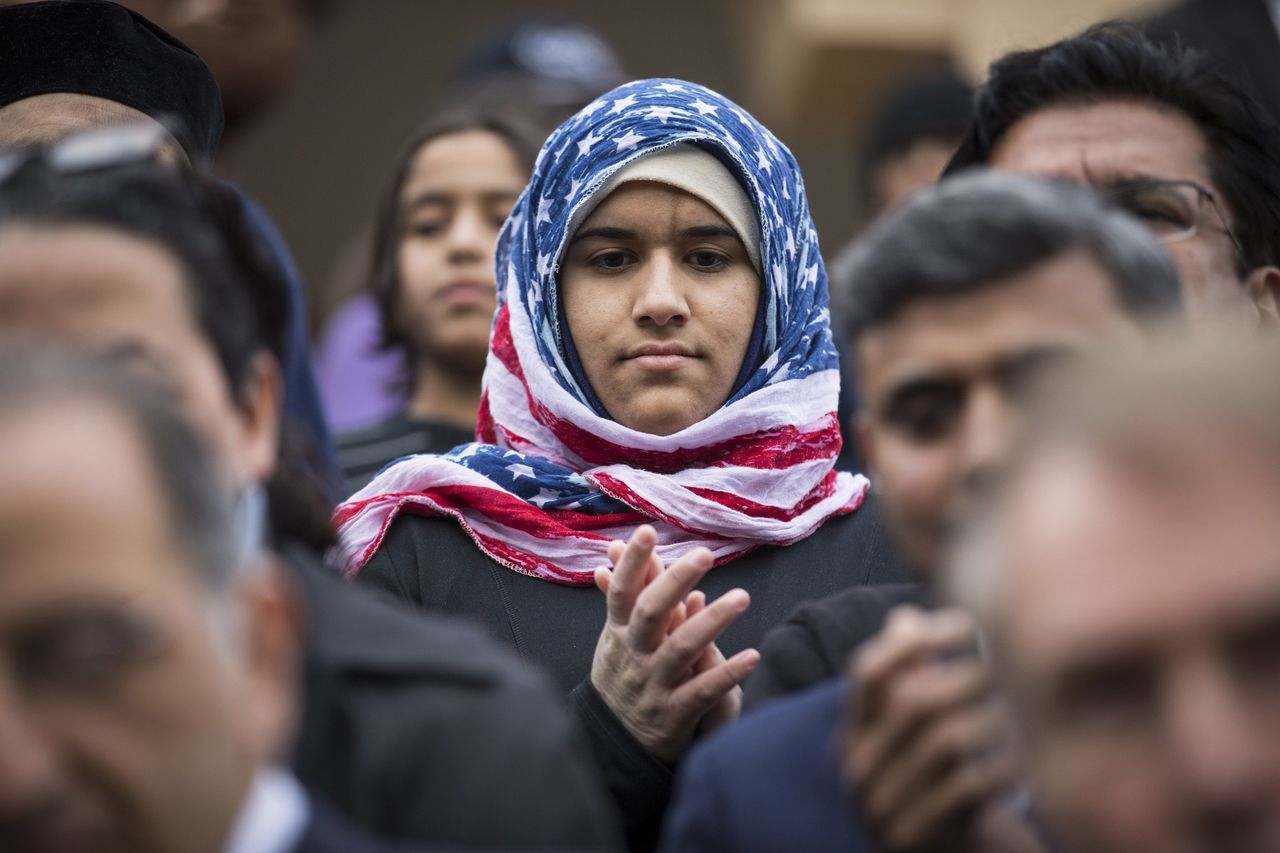 An American Muslim attends an event featuring Democratic presidential candidate Martin O'Malley.